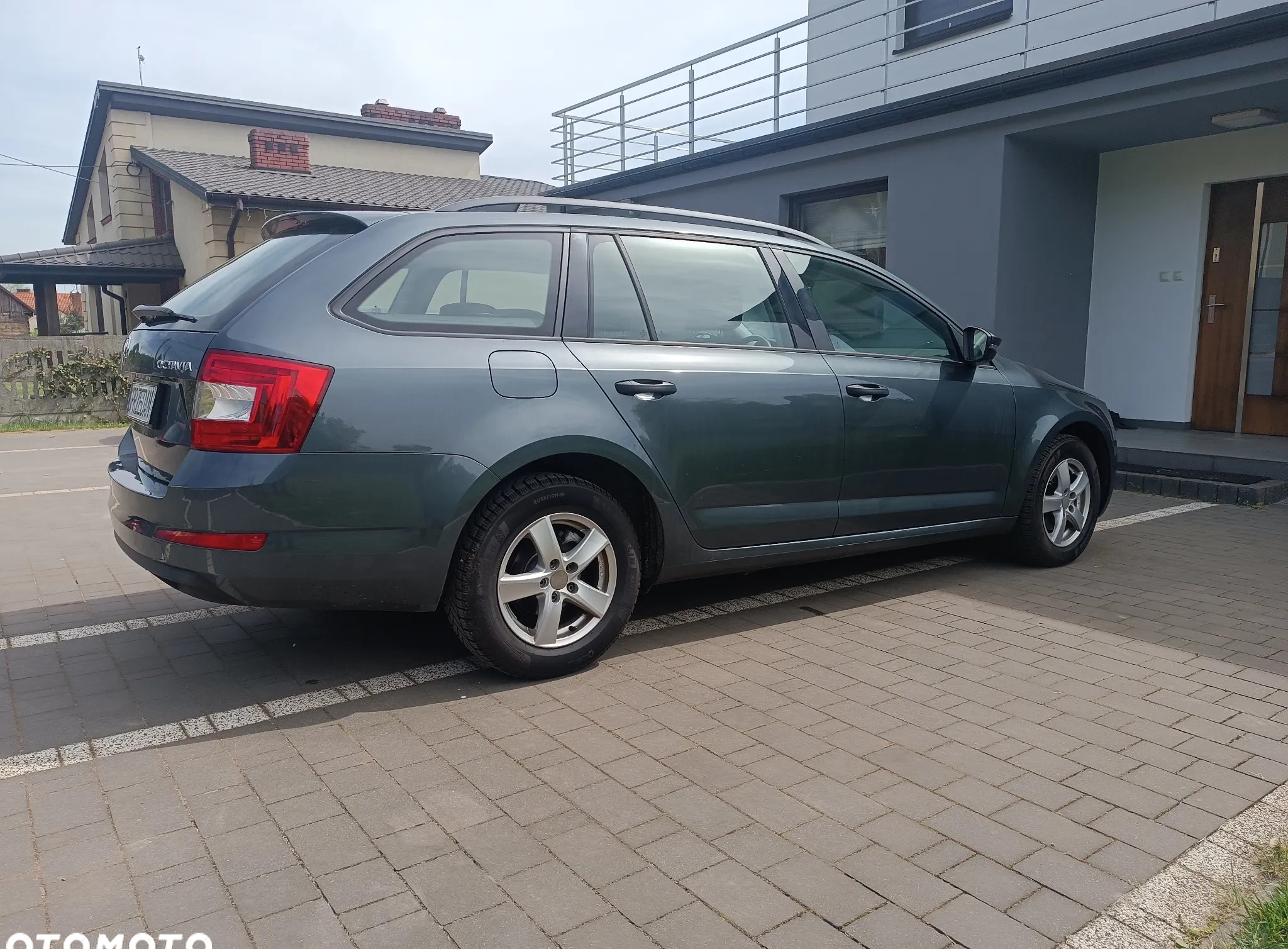 Skoda Octavia cena 33700 przebieg: 235000, rok produkcji 2015 z Starachowice małe 742